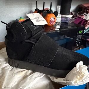 Adidas Triple Black High-Top Sneakers: Tubular Invader Strap
